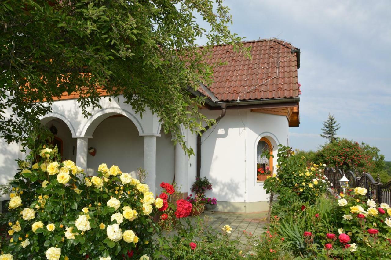 Pension Restaurant Rosenberg Еннерсдорф Экстерьер фото