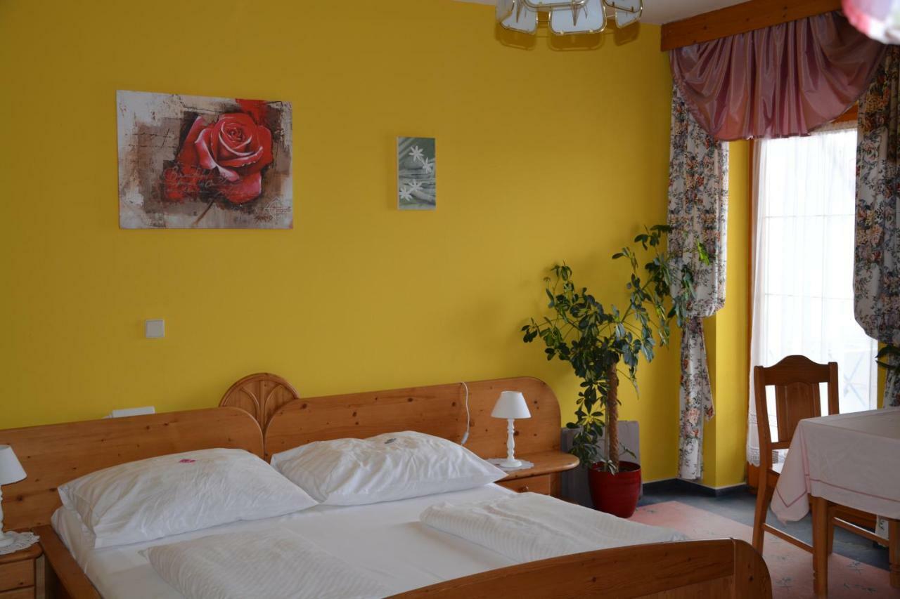 Pension Restaurant Rosenberg Еннерсдорф Экстерьер фото
